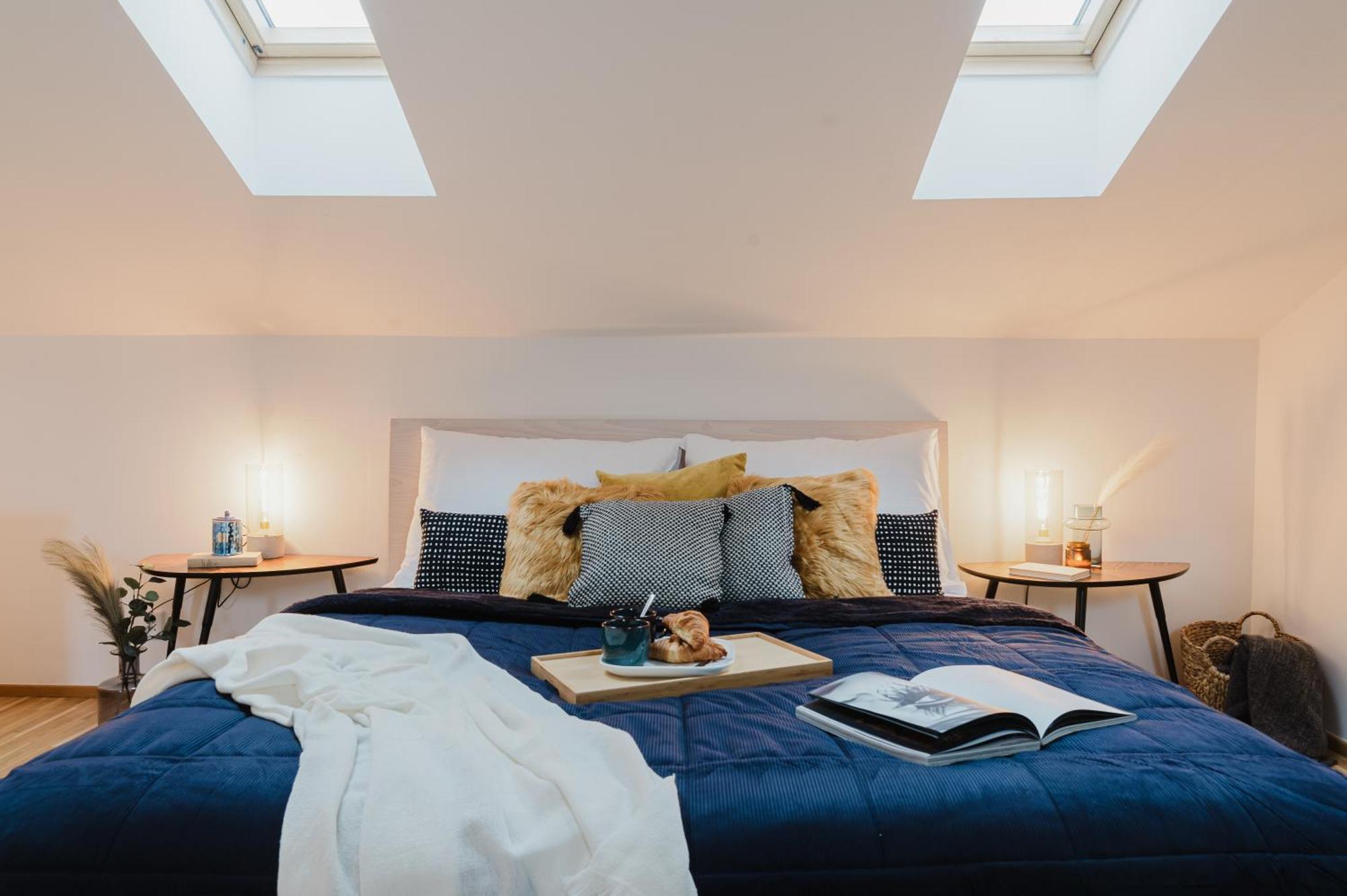 Days - Attic Loft - Work Space - Private Parking Appartamento Praga