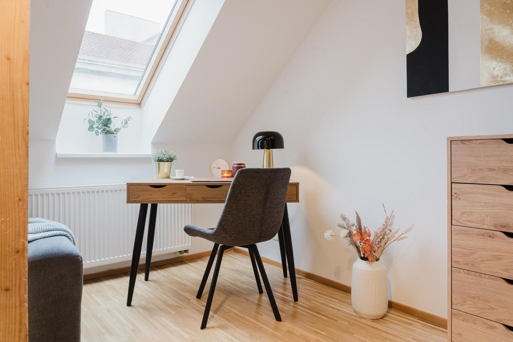 Days - Attic Loft - Work Space - Private Parking Praga