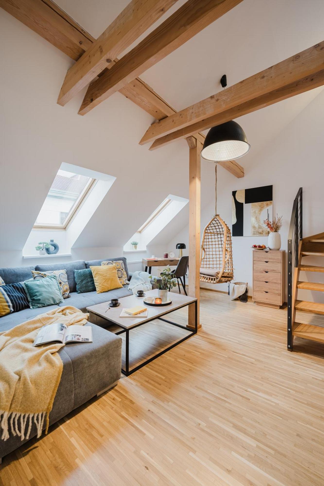 Days - Attic Loft - Work Space - Private Parking Appartamento